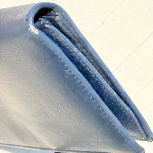 Gucci /// Vintage Large Leather Wallet - Picture 3 of 16